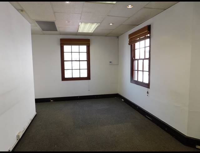400M² OFFICE TO LET IN FERNDALE